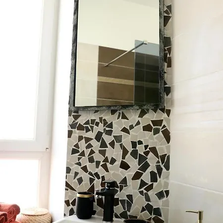 La Tour Notre Dame Μπουλόν-Σιρ-Μερ