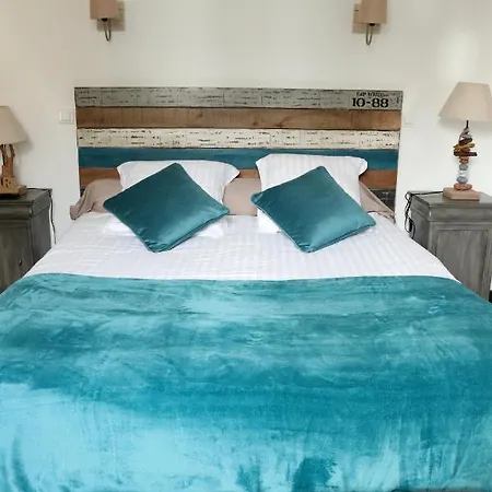 La Tour Notre Dame Bed and Breakfast