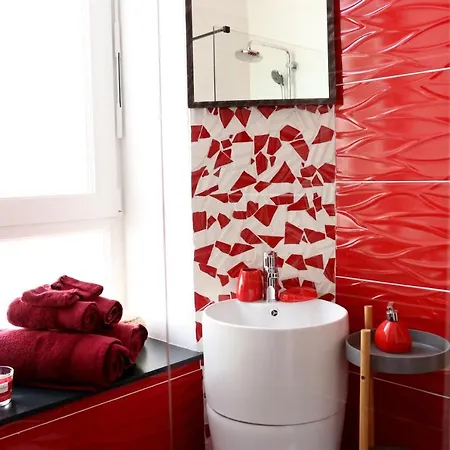 La Tour Notre Dame Bed and Breakfast 4*