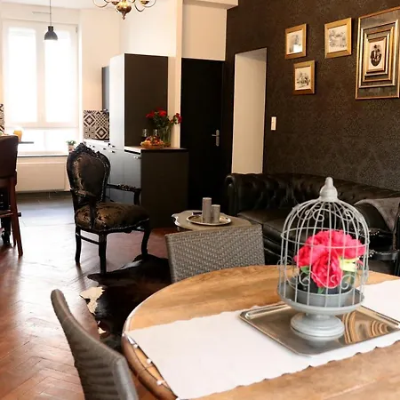 La Tour Notre Dame Bed and Breakfast 4*