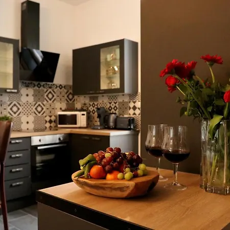 Bed & Breakfast La Tour Notre Dame 4*