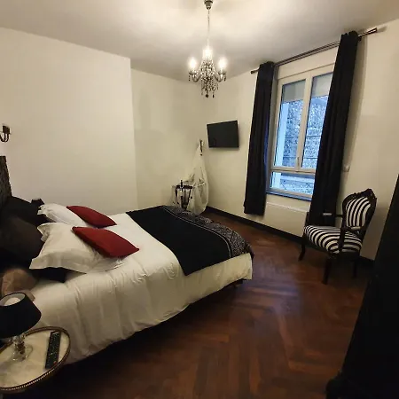 La Tour Notre Dame לינה וארוחת בוקר