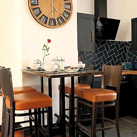 La Tour Notre Dame Alojamento de Acomodação e Pequeno-almoço 4*