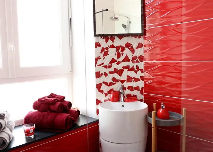 La Tour Notre Dame Bed & Breakfast 4*