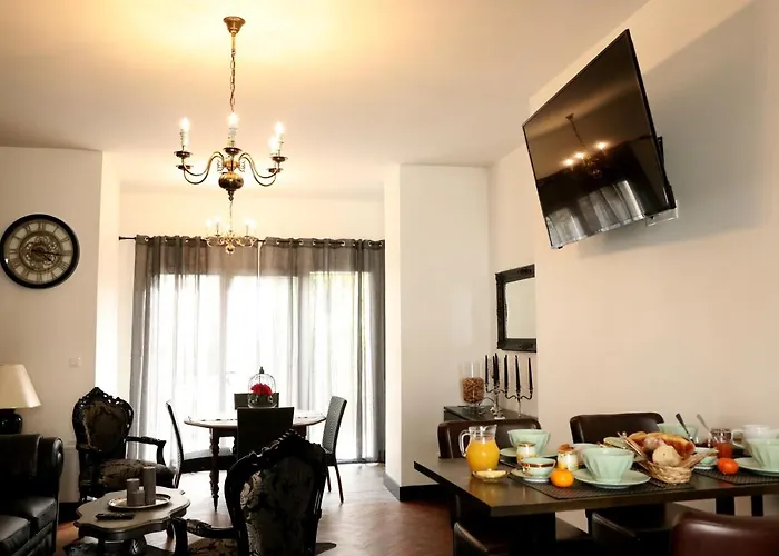 La Tour Notre Dame Bed & Breakfast