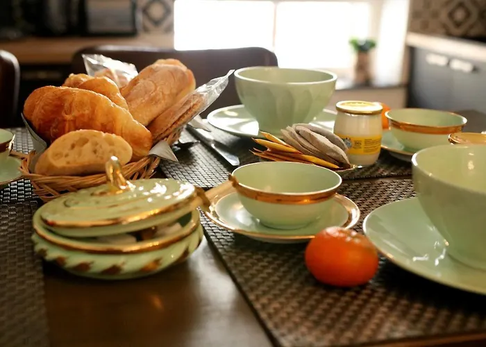 La Tour Notre Dame Bed & Breakfast 4*